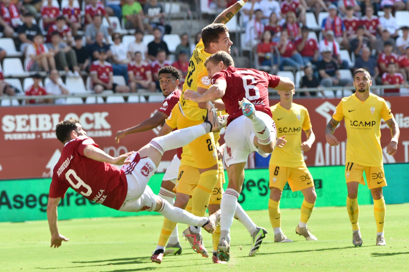 La victoria del Real Murcia frente al Algeciras, en imágenes