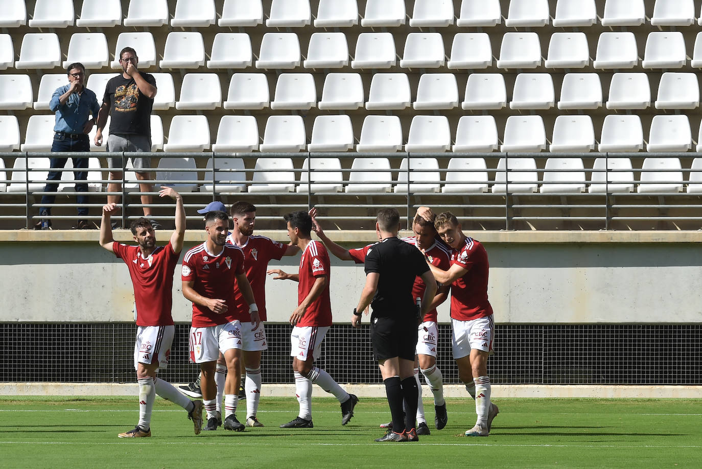 La victoria del Real Murcia frente al Algeciras, en imágenes