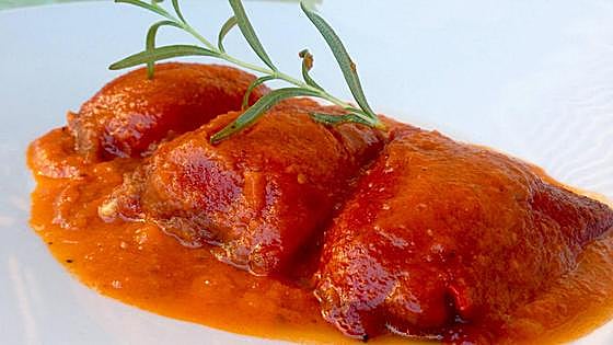 Piquillos rellenos de morcilla