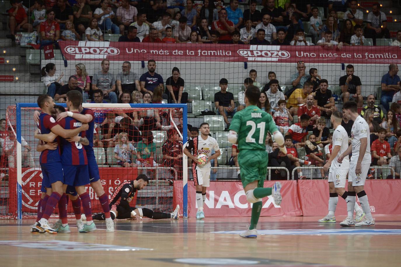 Las imágenes del partido ElPozo-Barça (2-4)