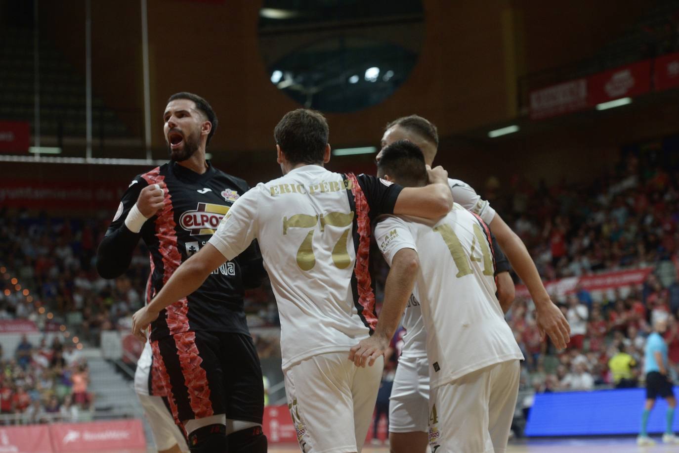 Las imágenes del partido ElPozo-Barça (2-4)