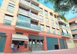 El centro municipal de mayores de Espinardo ocupa los bajos de una comunidad de vecinos y sus residentes se quejan de ruidos.