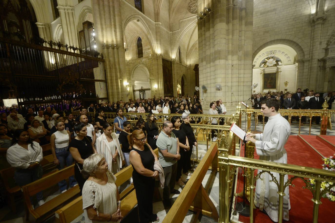 Las imágenes del funeral en la Catedral por los 13 de Atalayas