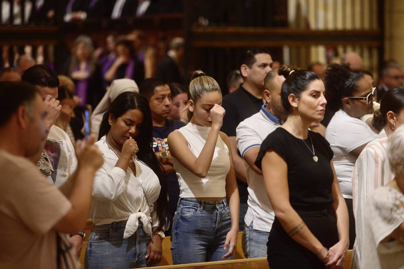Las imágenes del funeral en la Catedral por los 13 de Atalayas