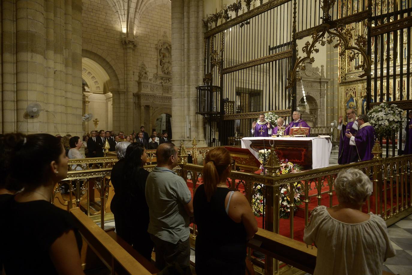 Las imágenes del funeral en la Catedral por los 13 de Atalayas