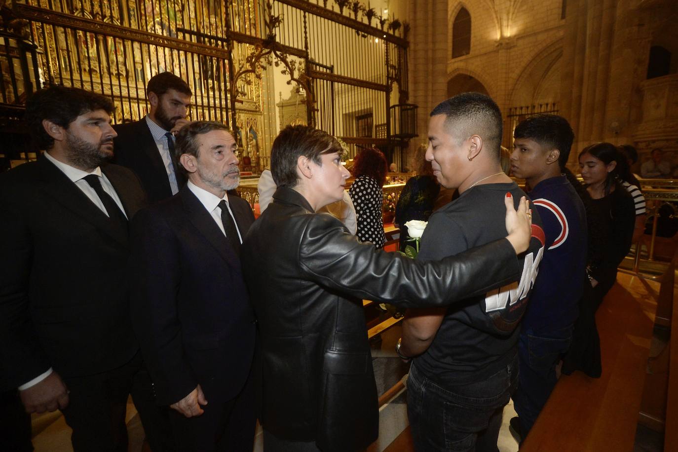 Las imágenes del funeral en la Catedral por los 13 de Atalayas