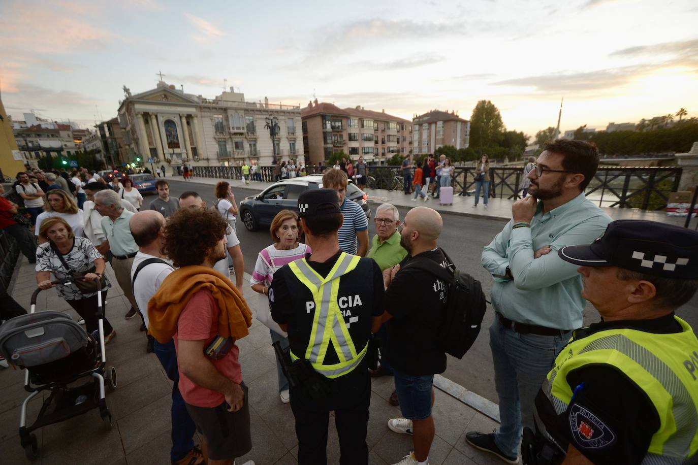 Vuelven las protestas al Puente Viejo de Murcia