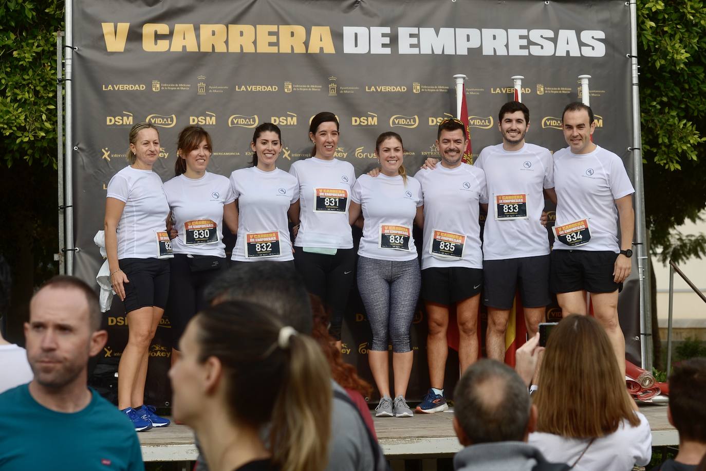 El podio de los participantes en la Carrera de Empresas de Murcia 2023