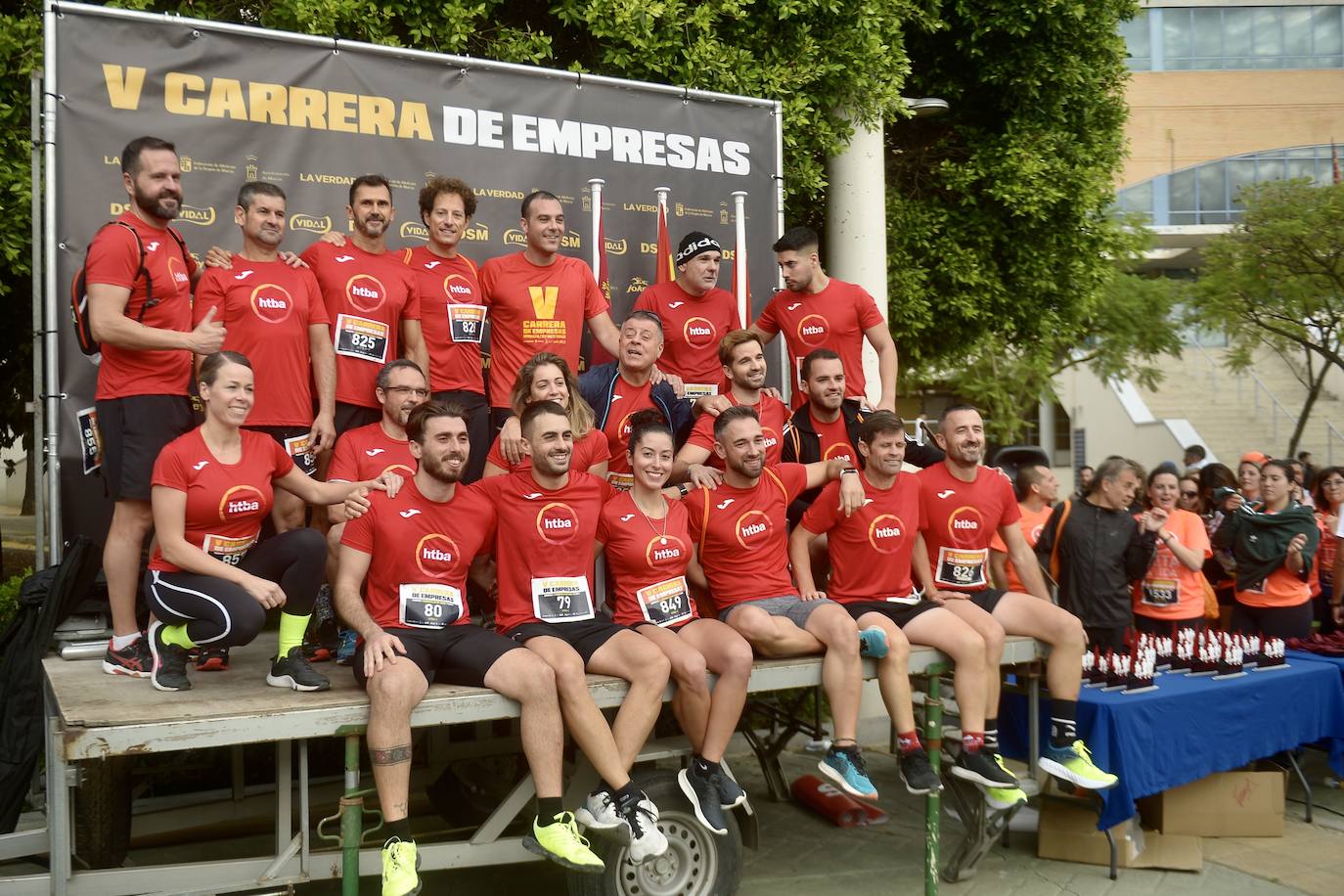 El podio de los participantes en la Carrera de Empresas de Murcia 2023