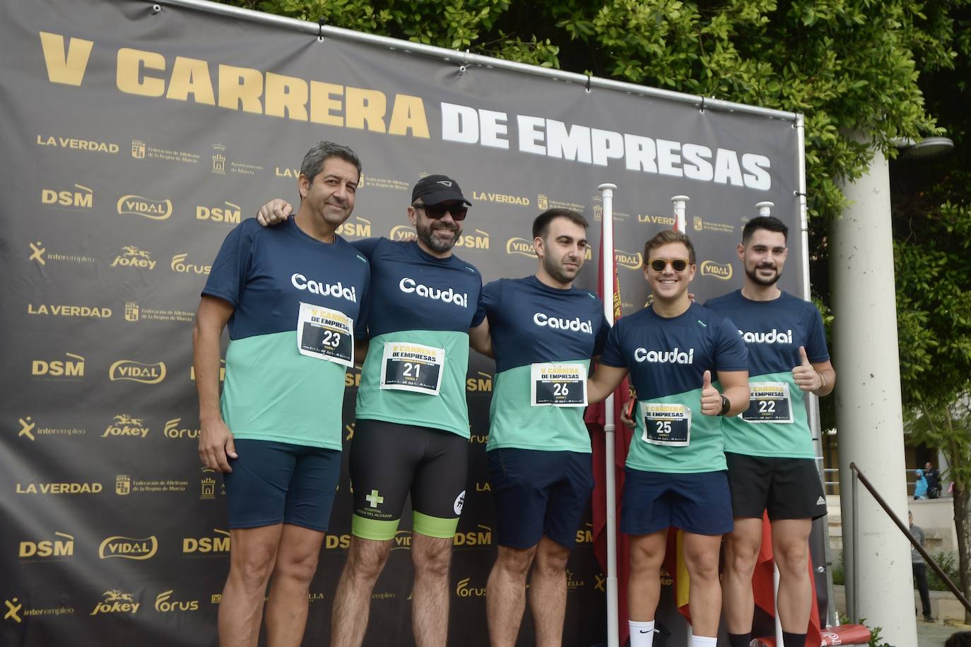 El podio de los participantes en la Carrera de Empresas de Murcia 2023