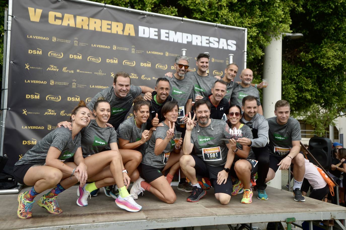 El podio de los participantes en la Carrera de Empresas de Murcia 2023