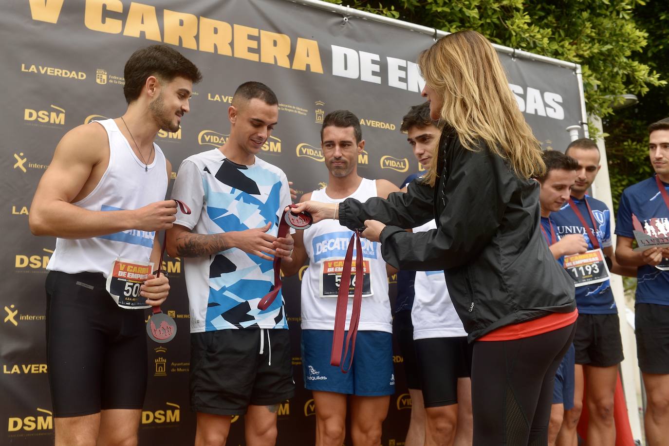 El podio de los participantes en la Carrera de Empresas de Murcia 2023