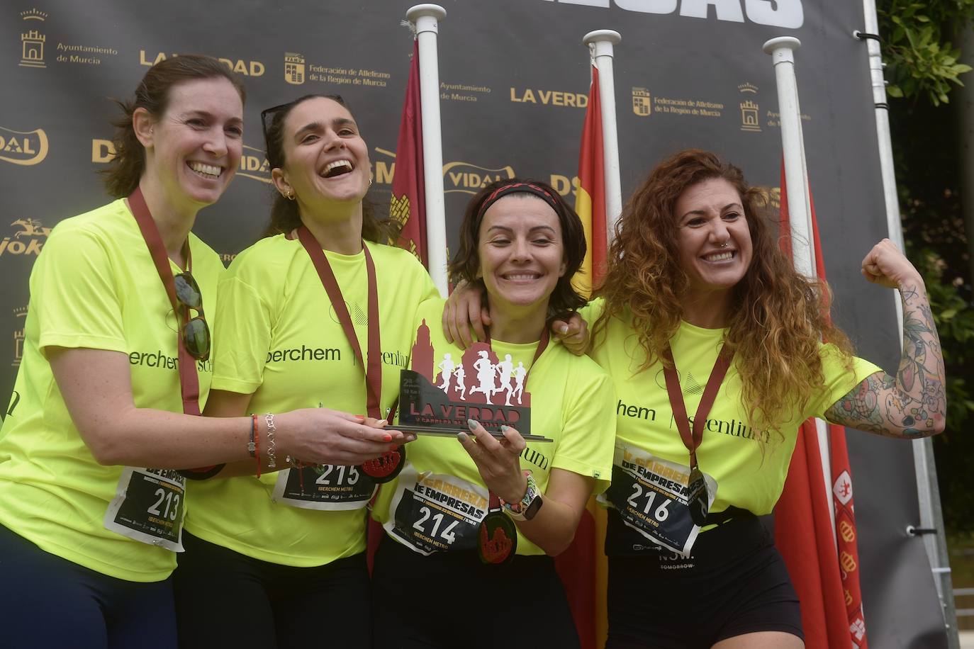 El podio de los participantes en la Carrera de Empresas de Murcia 2023