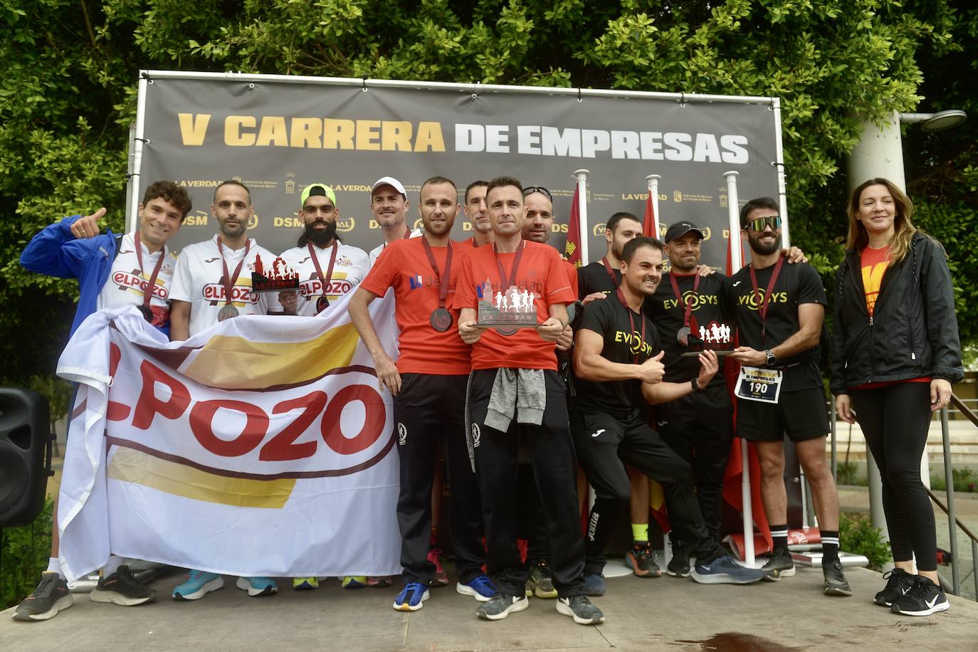 El podio de los participantes en la Carrera de Empresas de Murcia 2023