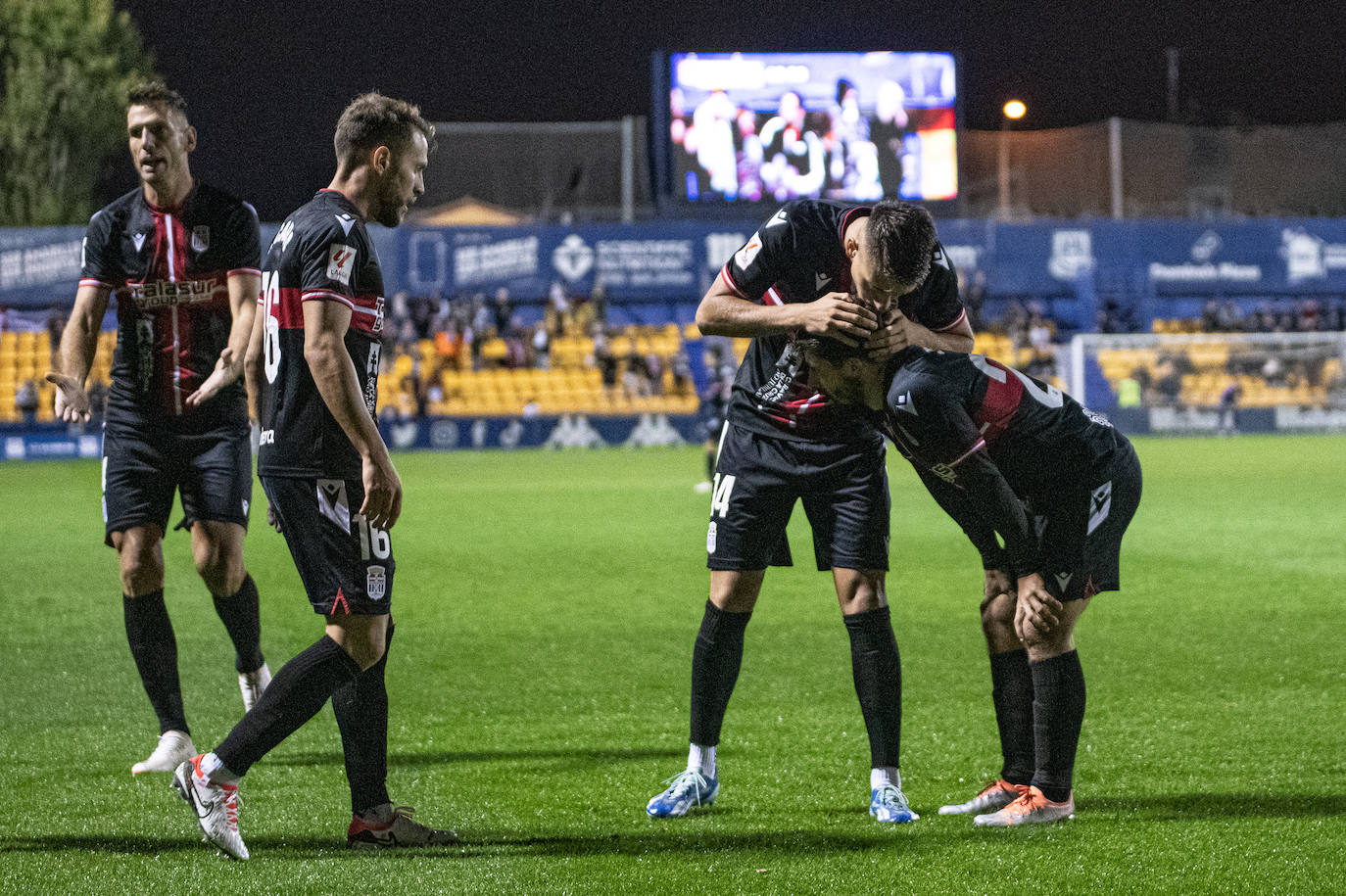 El empate del Cartagena frente al Alcorcón, en imágenes