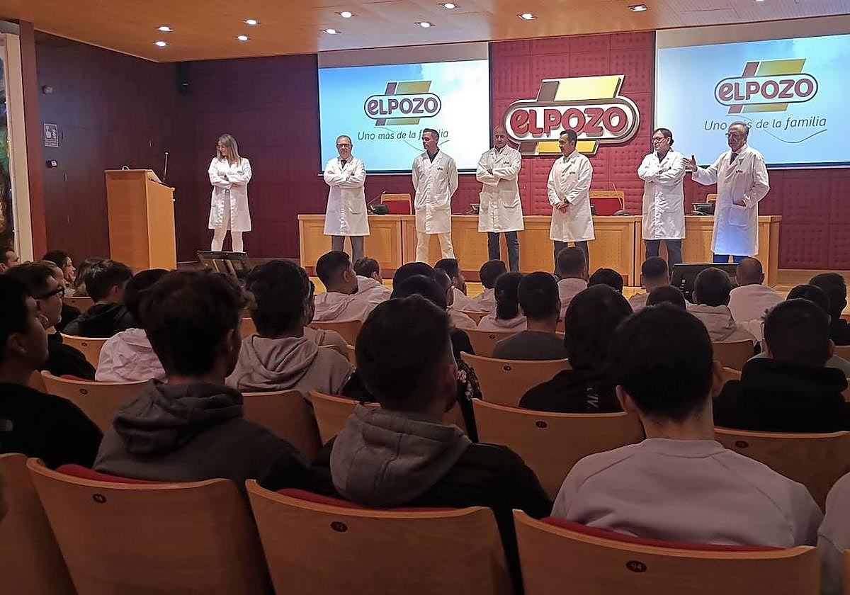 La charla formativa que han recibido los nuevos empleados.