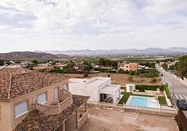 Vista de varias viviendas en la urbanización Montepinar.