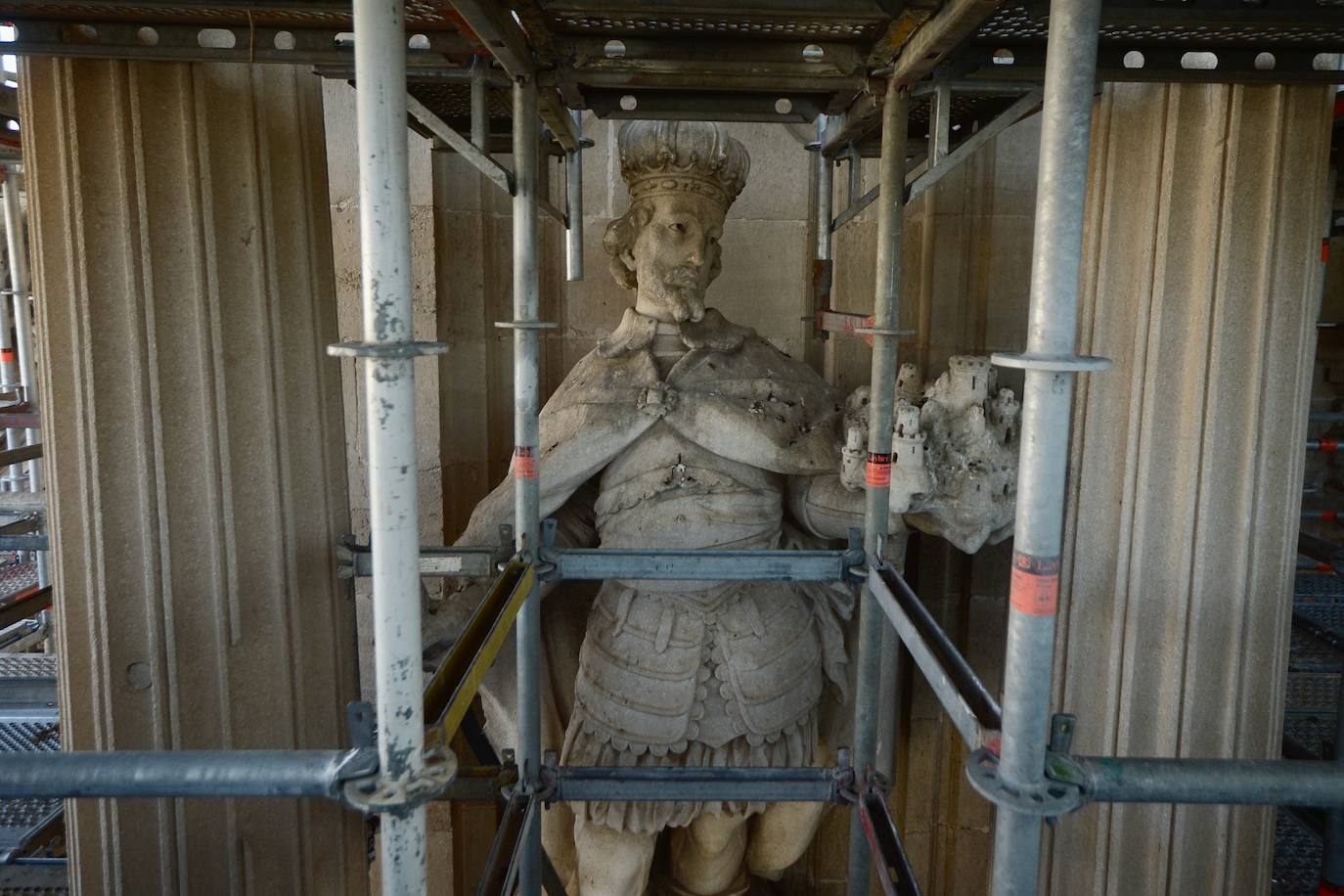 La visita a la fachada de la Catedral de Murcia, en imágenes