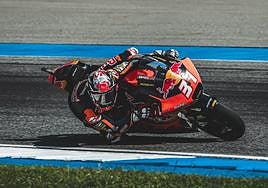 Pedro Acosta rodando en los entrenamientos libres de este viernes del GP de Tailandia.