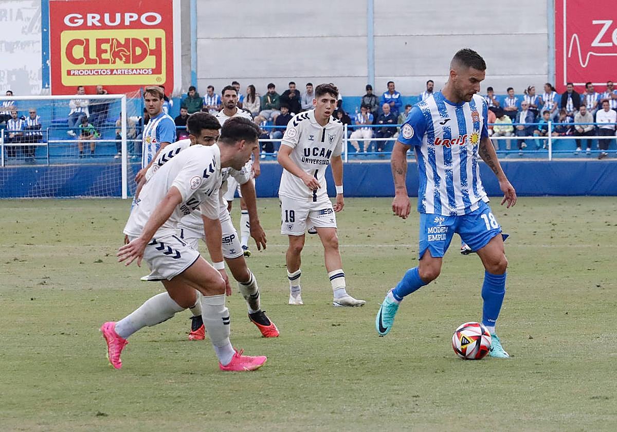 Las imágenes del Águilas-UCAM Murcia (1-0)