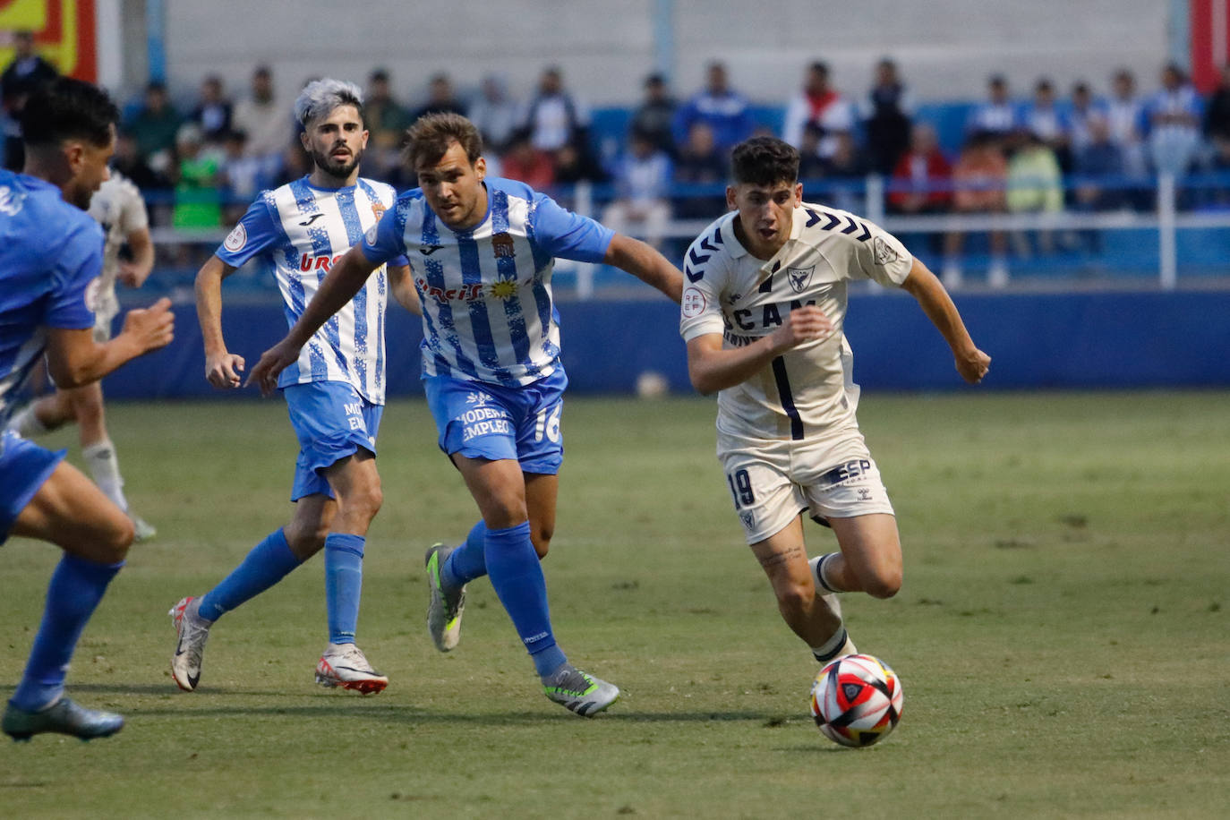 Las imágenes del Águilas-UCAM Murcia (1-0)