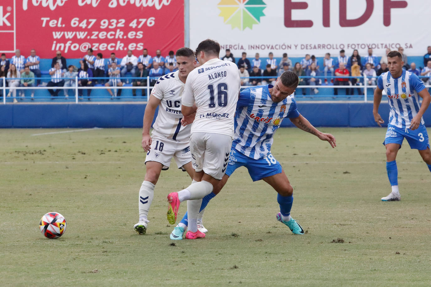 Las imágenes del Águilas-UCAM Murcia (1-0)