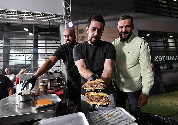 'Showcooking' de hamburguesas.