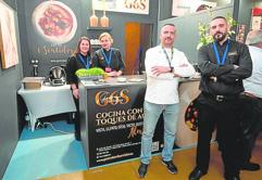 Tomates en texturas, atún y carrillada