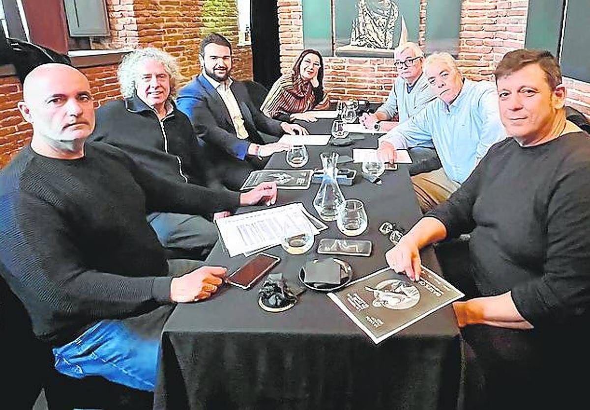 El comité asesor del Cante de las Minas, reunido en Madrid.