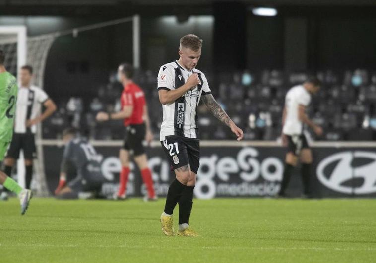 Isak Jansson, cabizbajo, en el partido contra el Leganés.