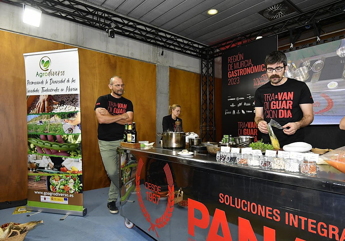 Alberto Pardo junto a Rafael García durante su ponencia.