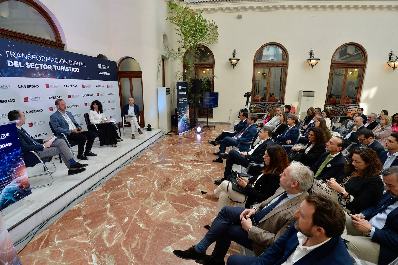 La jornada de Segittur sobre transformación digital del sector turístico en Murcia, en imágenes
