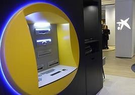 Una oficina de Caixabank en Murcia, en una imagen de archivo.