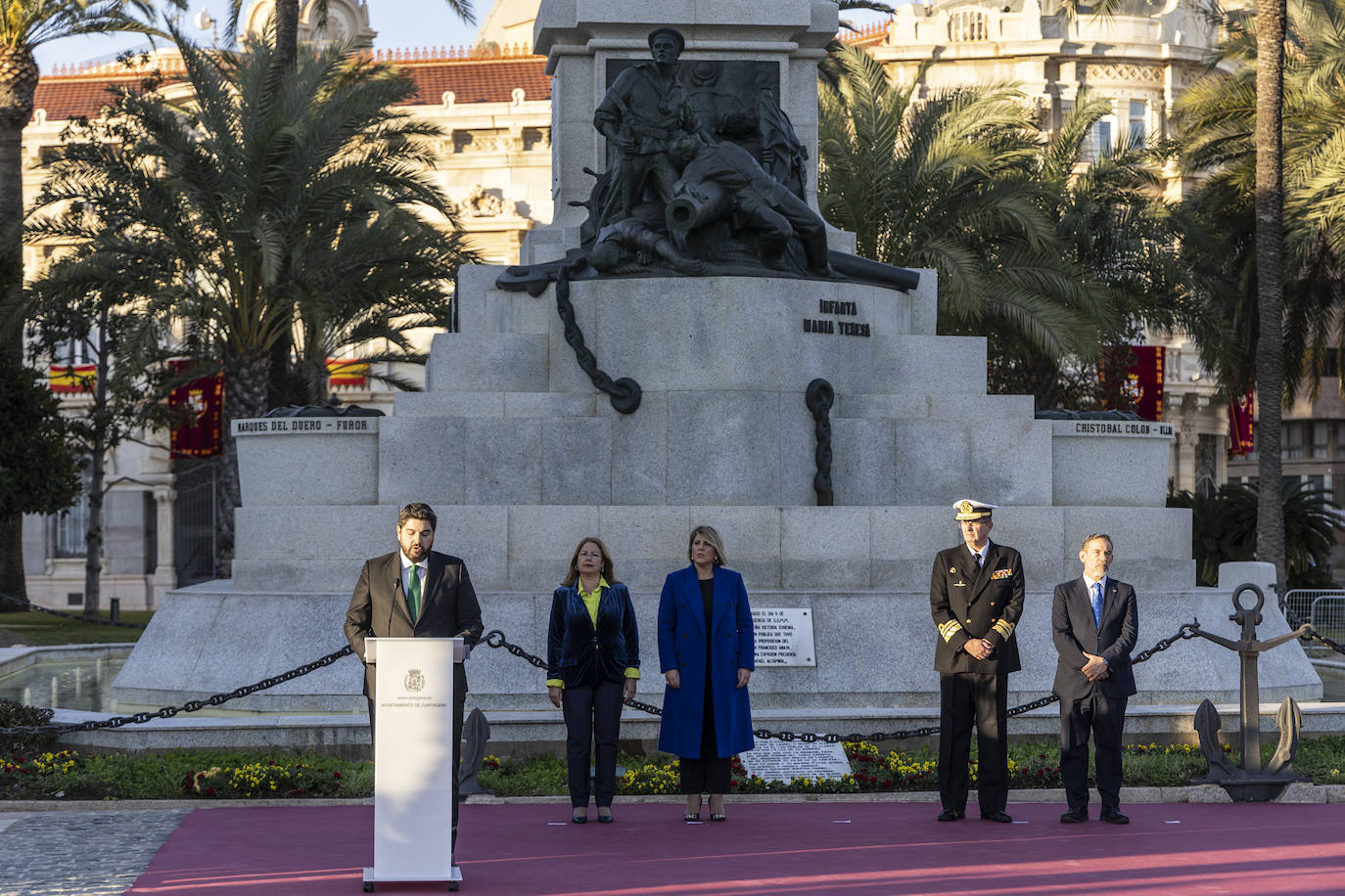 Las imágenes del centenario del monumento a los Héroes de Cavite