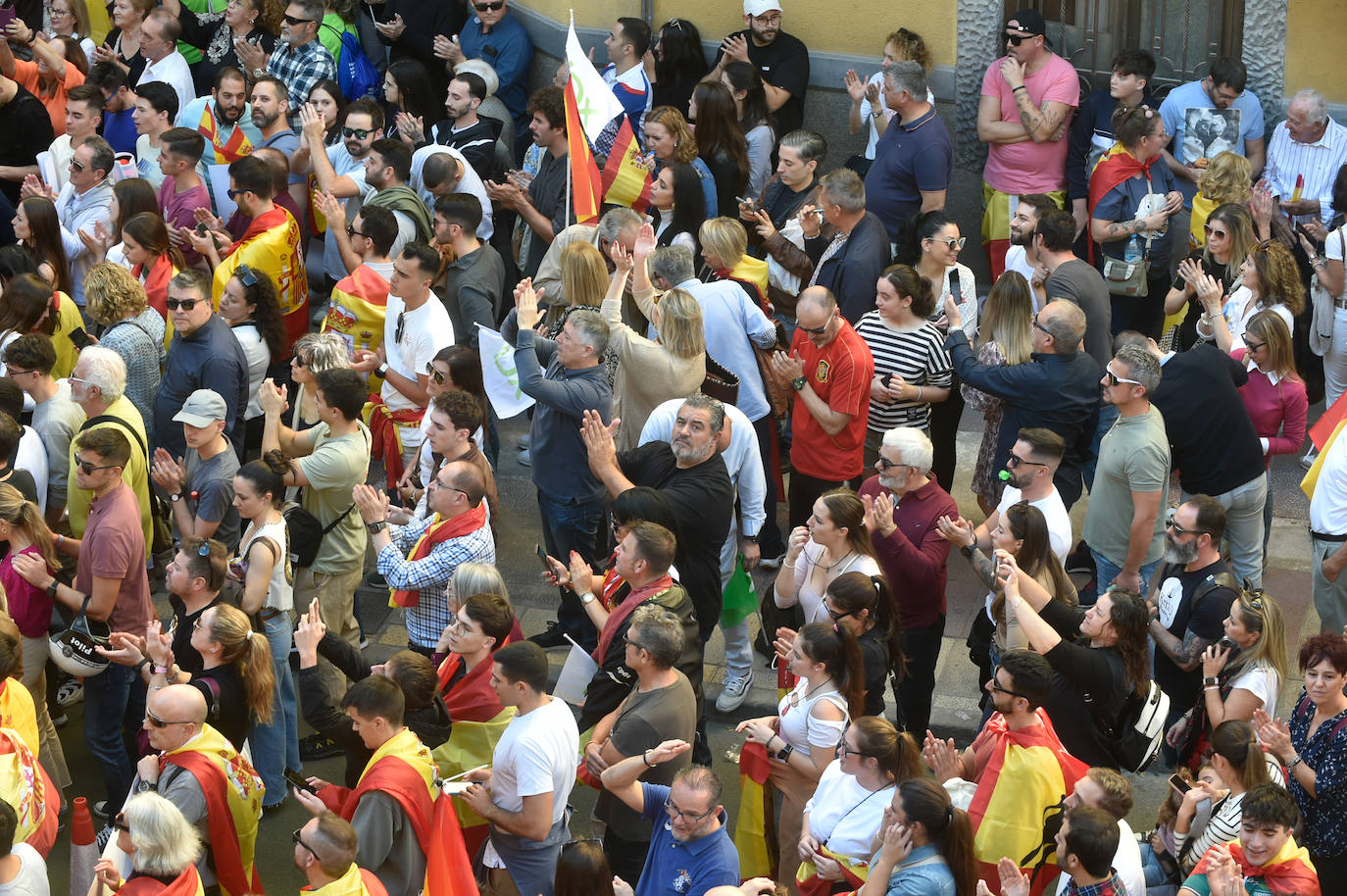 La quinta protesta frente a la sede del PSRM, en imágenes
