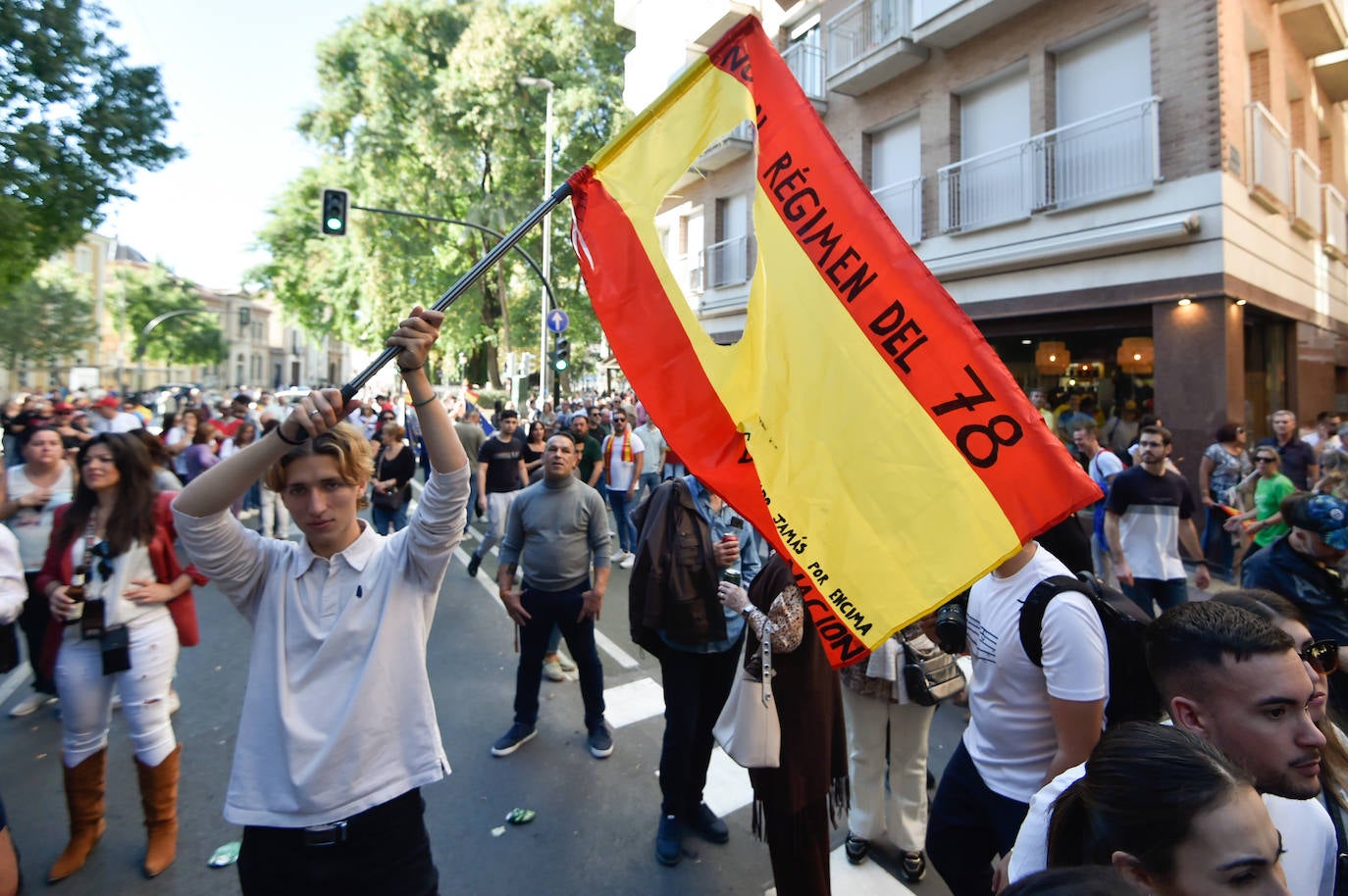 La quinta protesta frente a la sede del PSRM, en imágenes