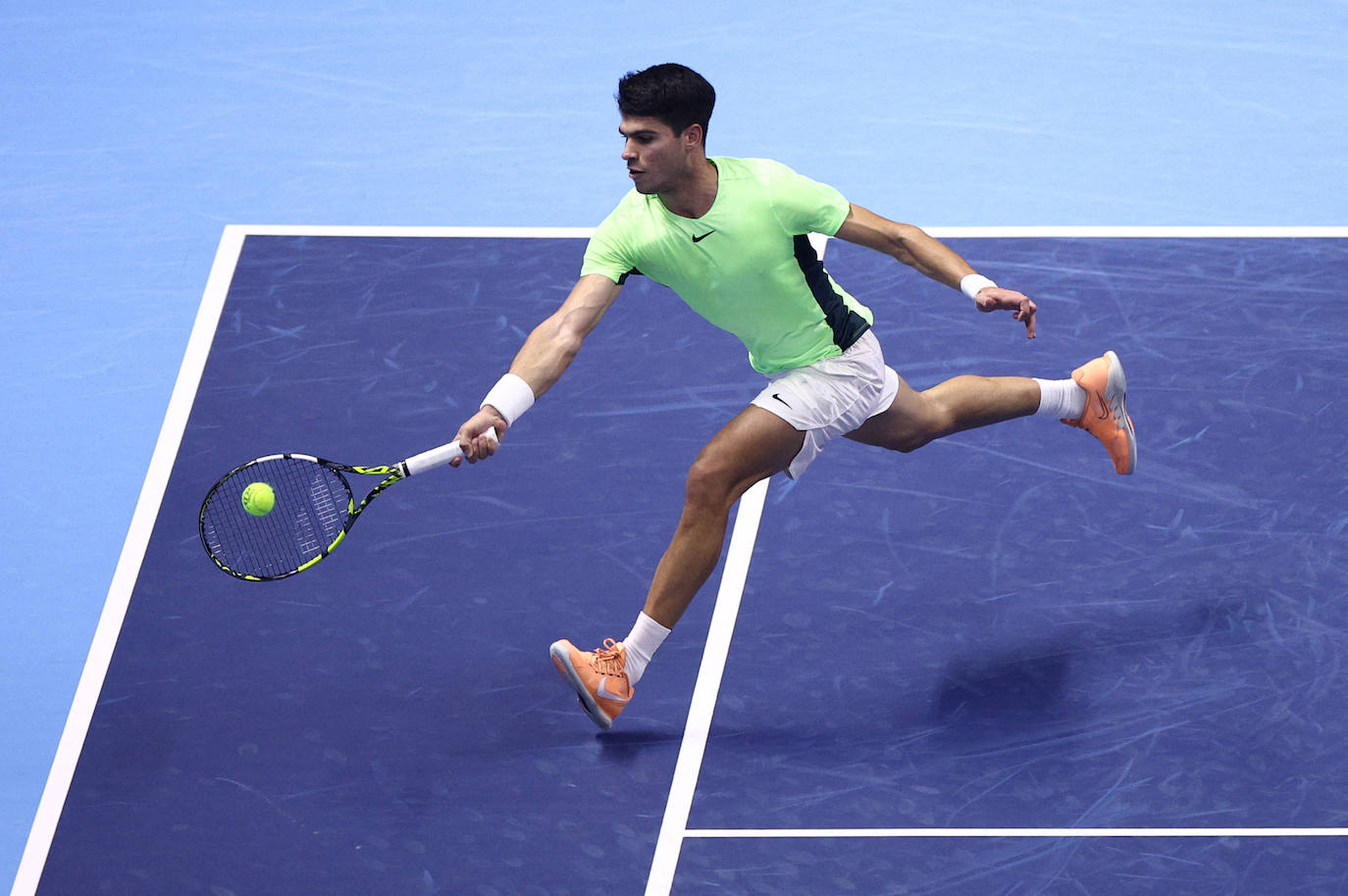 La derrota de Carlos Alcaraz ante Zverev en las Finales ATP, en imágenes