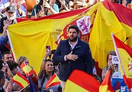López Miras, este domingo, en la manifestación contra la ley de amnistía.
