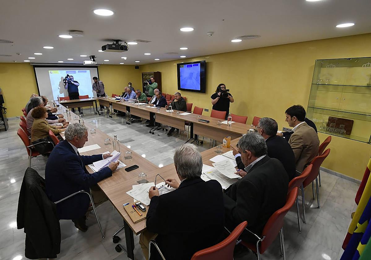 La reunión de la Comisión de Desembalses, este jueves.