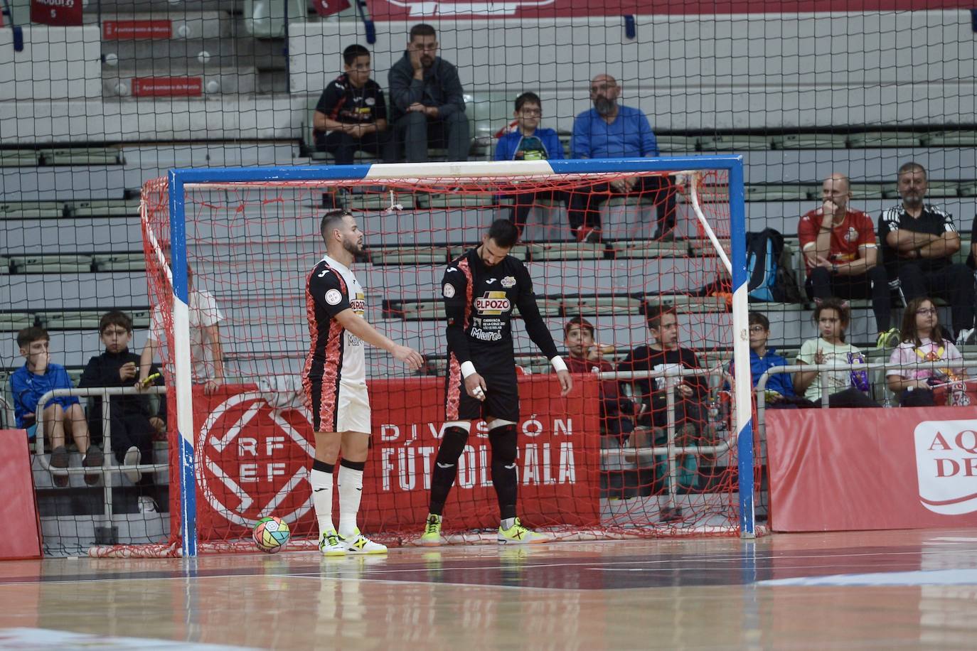 Las imágenes del partido ElPozo-Jaén (3-2)