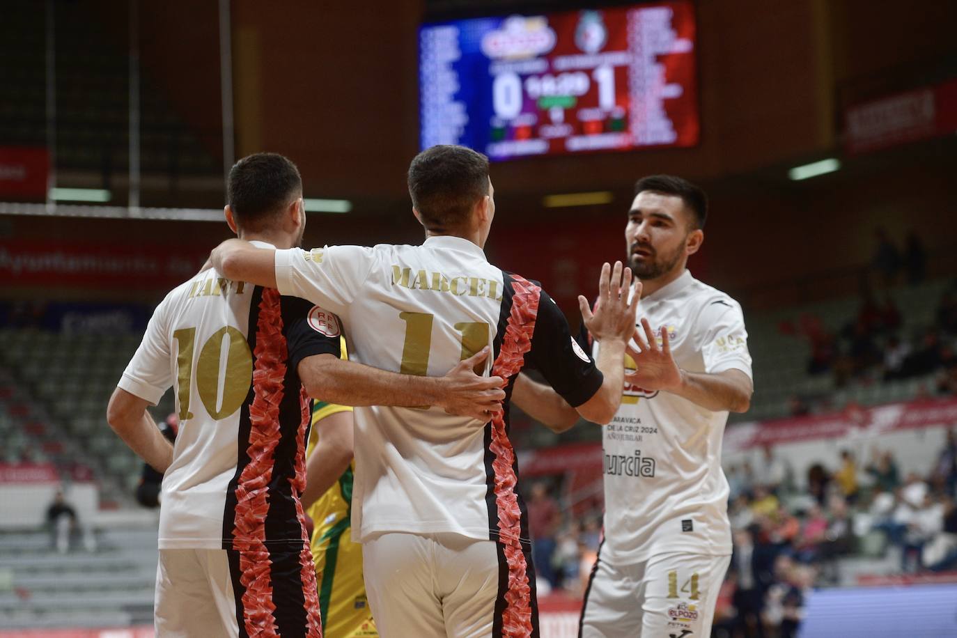 Las imágenes del partido ElPozo-Jaén (3-2)