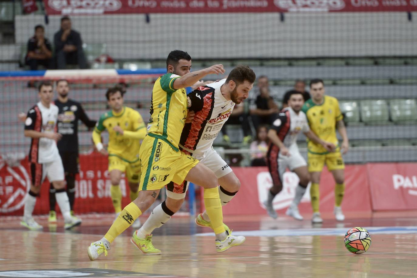 Las imágenes del partido ElPozo-Jaén (3-2)