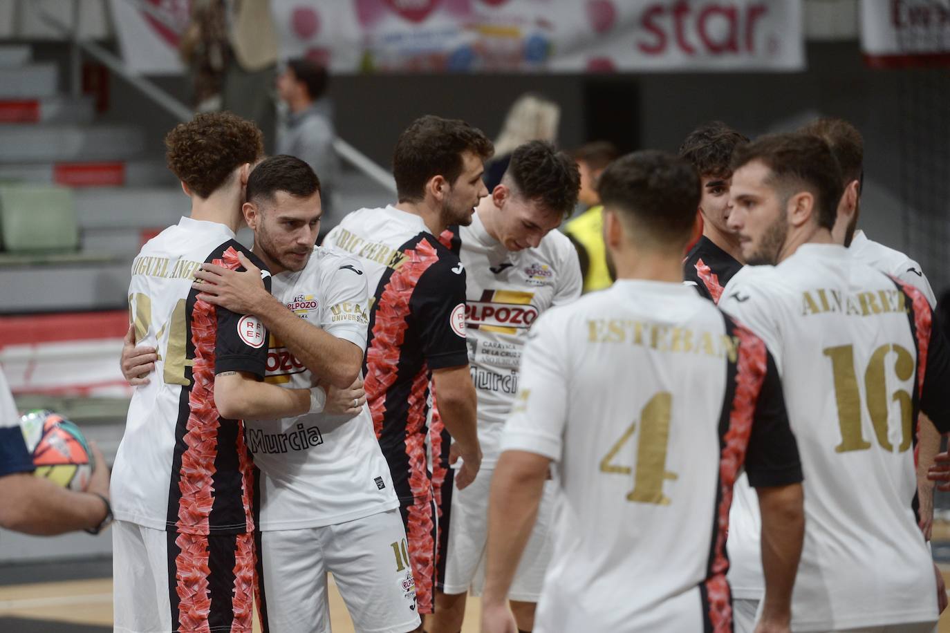 Las imágenes del partido ElPozo-Jaén (3-2)