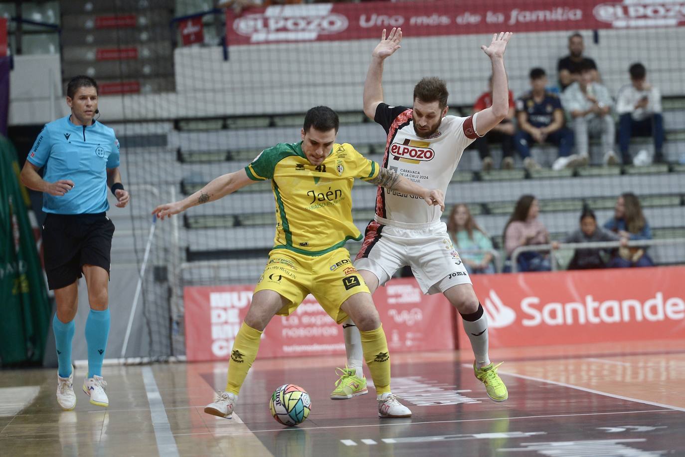 Las imágenes del partido ElPozo-Jaén (3-2)