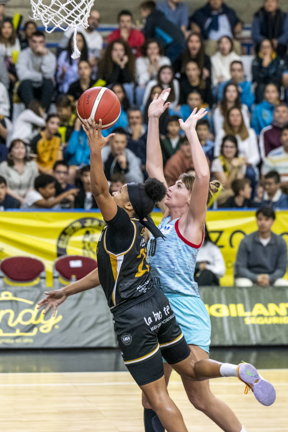 Las imágenes del Jairis-Barça (64-66)