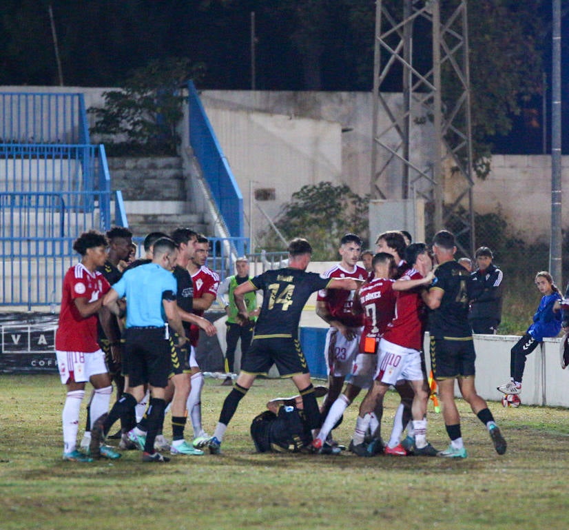 El empate del Real Murcia frente al Intercity, en imágenes