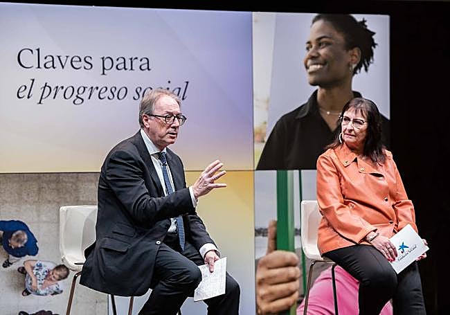 Marc Simón y Elisa Durán en el acto Claves para el progreso social Fundación 'la Caixa'. F.