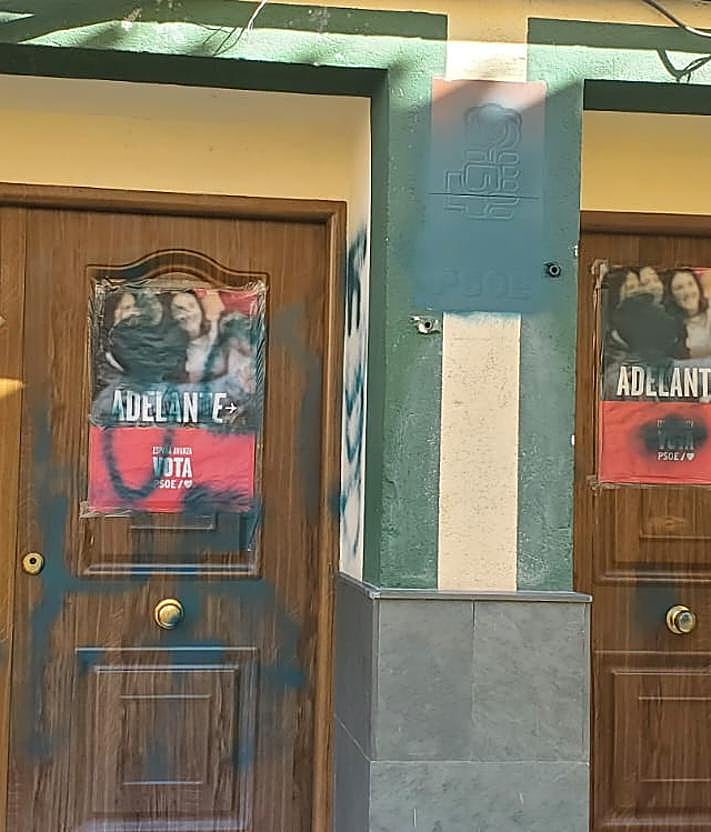 Imagen secundaria 2 - Sede del PSOE de Cieza. Pintada en Los Alcázares. Casa del Pueblo de Moratalla. 