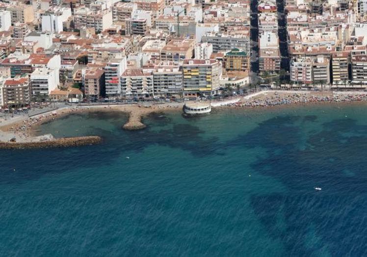 Aerial photo of Torrevieja with El Tintero in the center.
