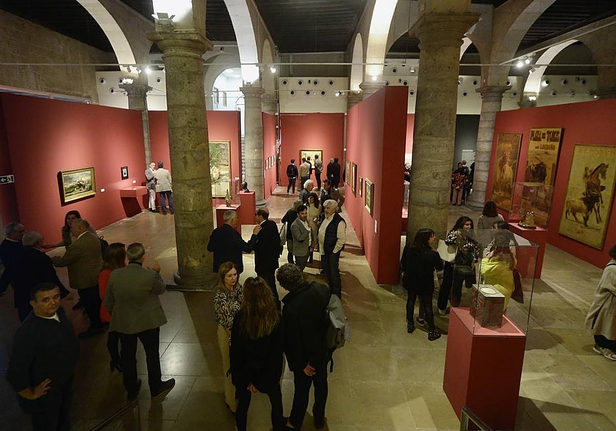 La inauguración de la exposición por el 100 aniversario del Suplemento Literario de LA VERDAD, en imágenes